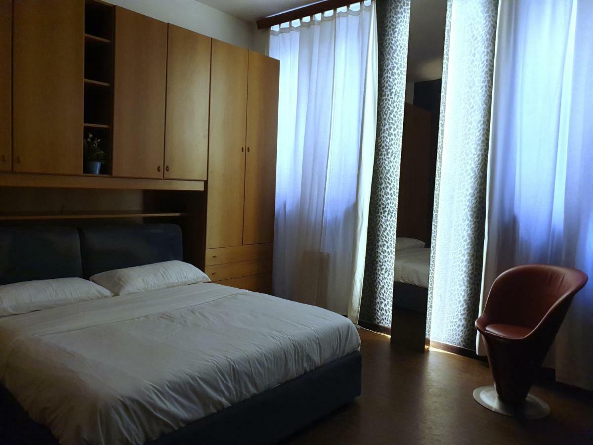 5Min Walk From Duomo! Apartment 100M2 Milánó Kültér fotó